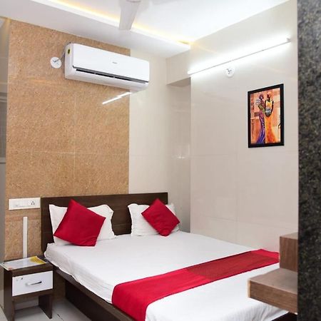 Nivant Lodge Solapur Zewnętrze zdjęcie
