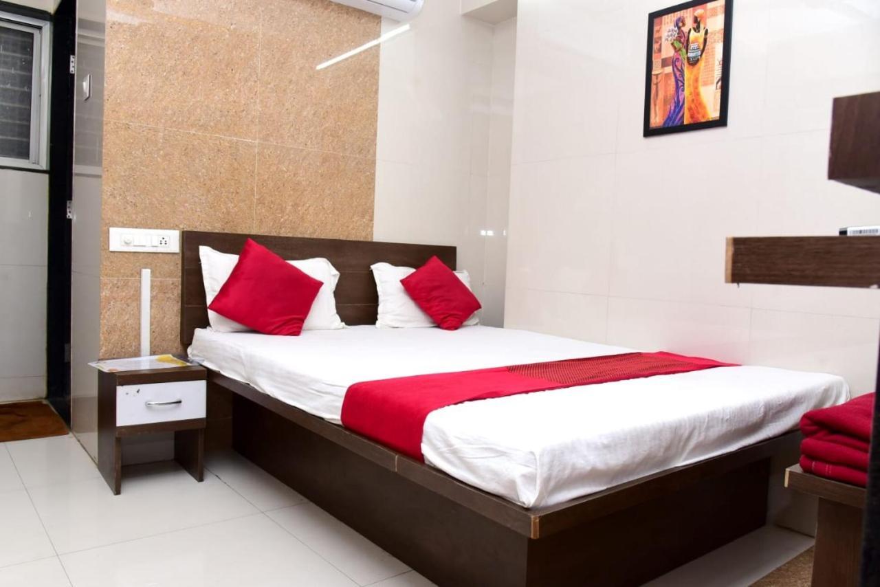Nivant Lodge Solapur Zewnętrze zdjęcie